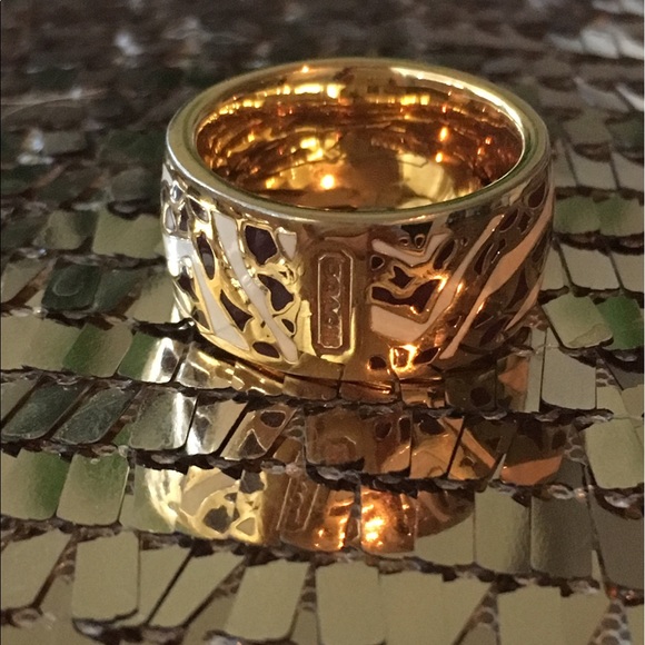 Coach ring - Picture 2 of 4